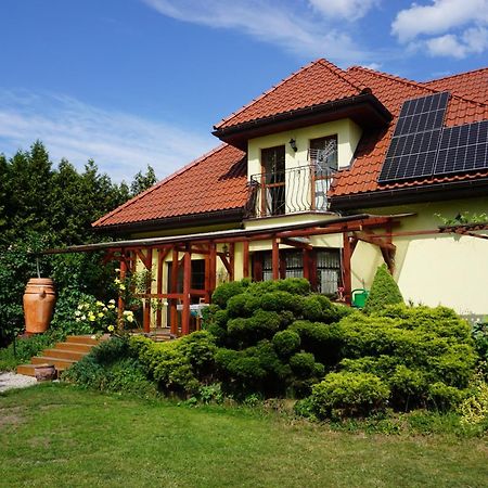 Comfortable House With Garden Manki Екстер'єр фото