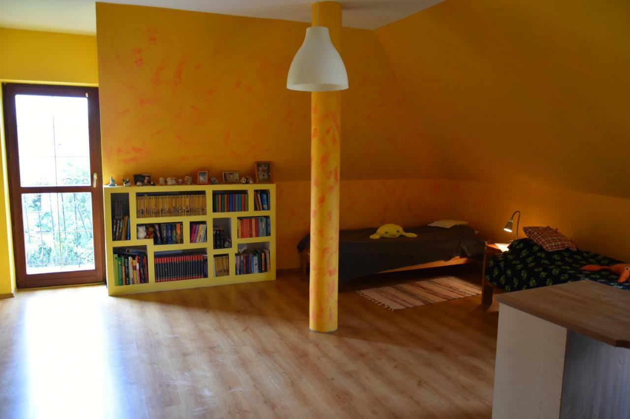 Comfortable House With Garden Manki Екстер'єр фото