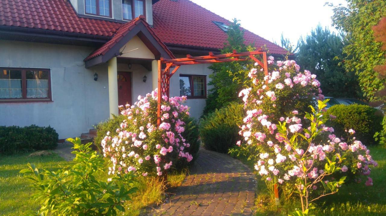 Comfortable House With Garden Manki Екстер'єр фото